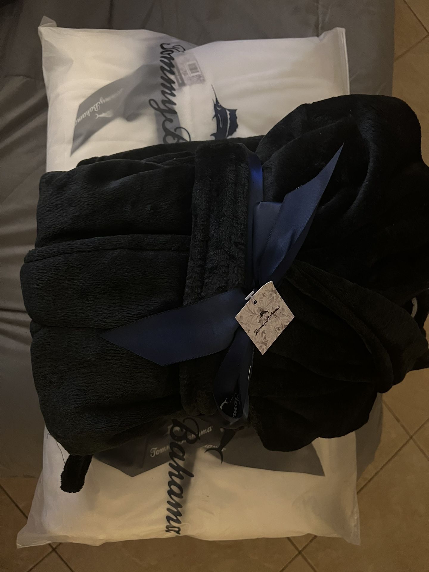 Tommy Bahama Robes