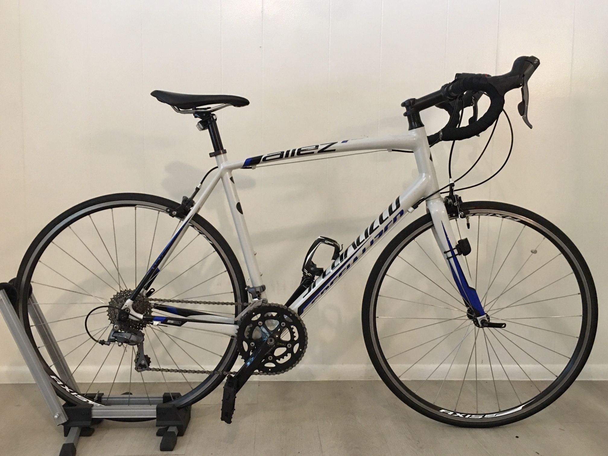 58cmm, Gorgeous SPECIALIZED Allez Road Bike ~5’11”-6’3” Comes w/ Extras