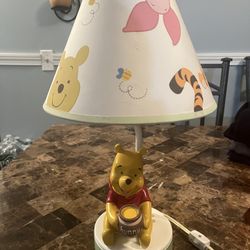 *Vintage* Winnie The Pooh Nursery Lamp 