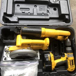 Dewalt power tools 18 V three of them