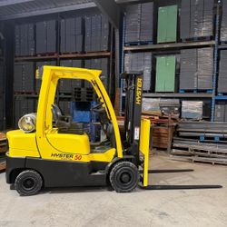 2016 Hyster Forklift 5000lbs Capacity