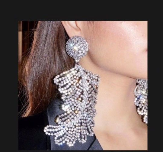 Dangle Lite Weight Bling Earrings