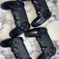PS4 Controllers 