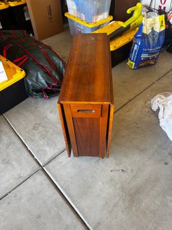 Antique mobile table and chairs