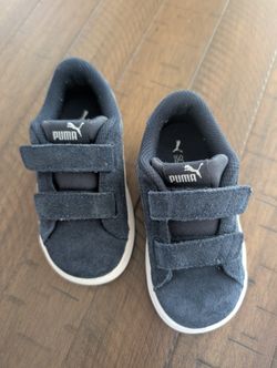 Size 7C Kids Puma Sneakers