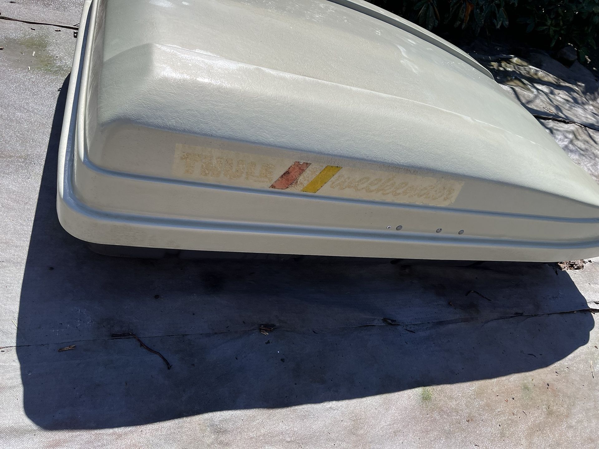 THULE Weekender Roof Top Cargo Carrier for Sale in Washougal, WA OfferUp