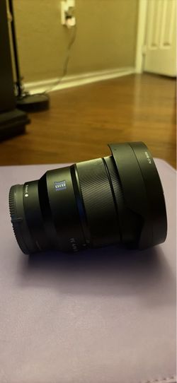 Sony FE 16-35mm f/4 Zeiss ZA OSS Vario-Tessar T* lens