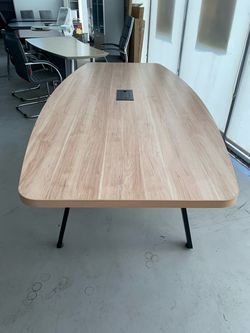 Conference Tabke 44”x96” Honeymaple with black metal legs
