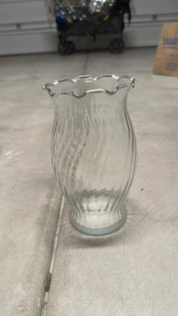 New Clear Glass Vase with Ruffled Rim