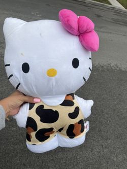 Hello Kitty Plushie