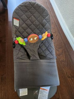 BabyBjorn bouncer with toy