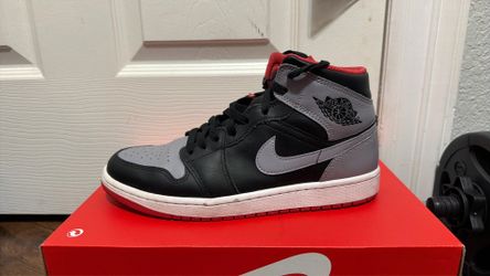 Air Jordan 1 Mid 'Bred Shadow'
