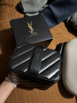 YVES Saint Laurent Vanity Prestige - Black