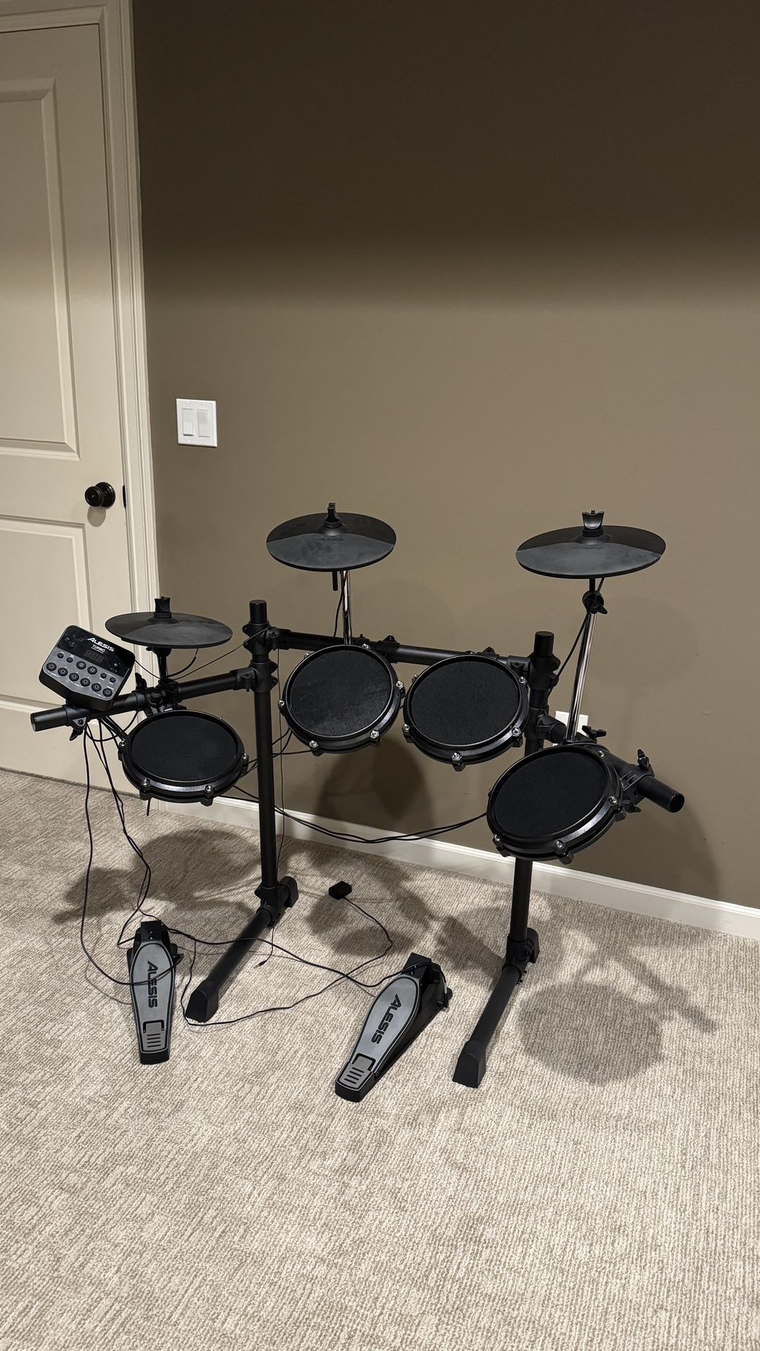 Alesis Nitro Mesh Kit - Electric Drum Set