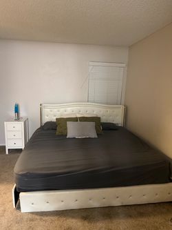 Moving sale