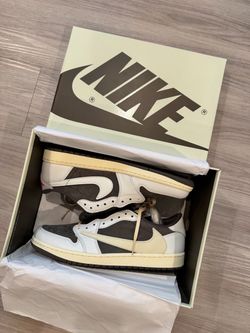 Size 13 men jordan 1 low