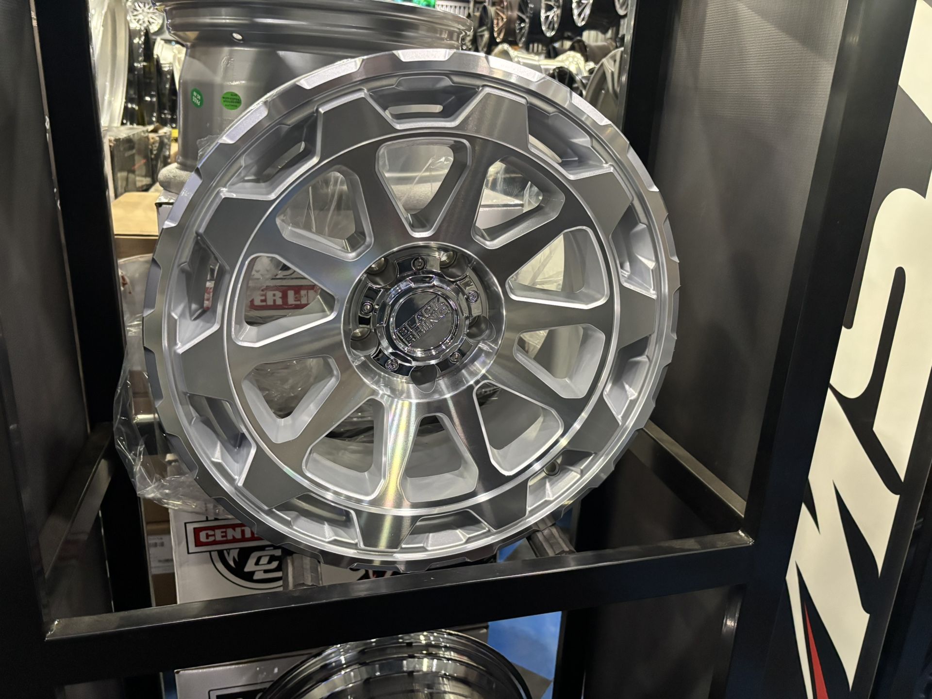 18x9. BLACK RHINO MACHINE WHEELS. 5x5