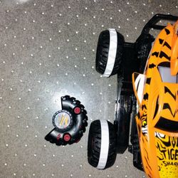Remote Control Monster Truck New Condition No Box Pickup Only Cash 