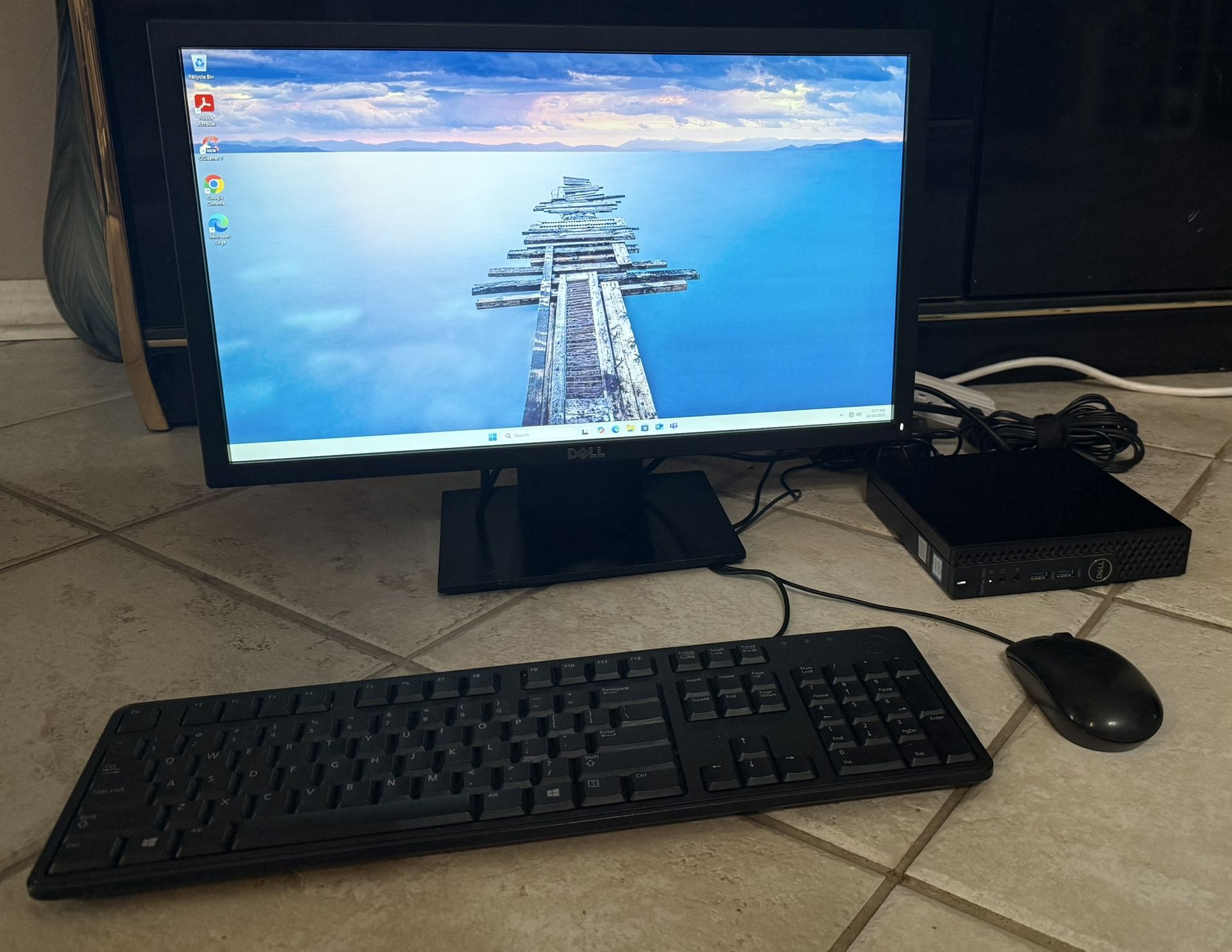 Desktop Computer Win11 - Includes Monitor Keyboard Mouse.   Same OS On Laptop And Tablet 