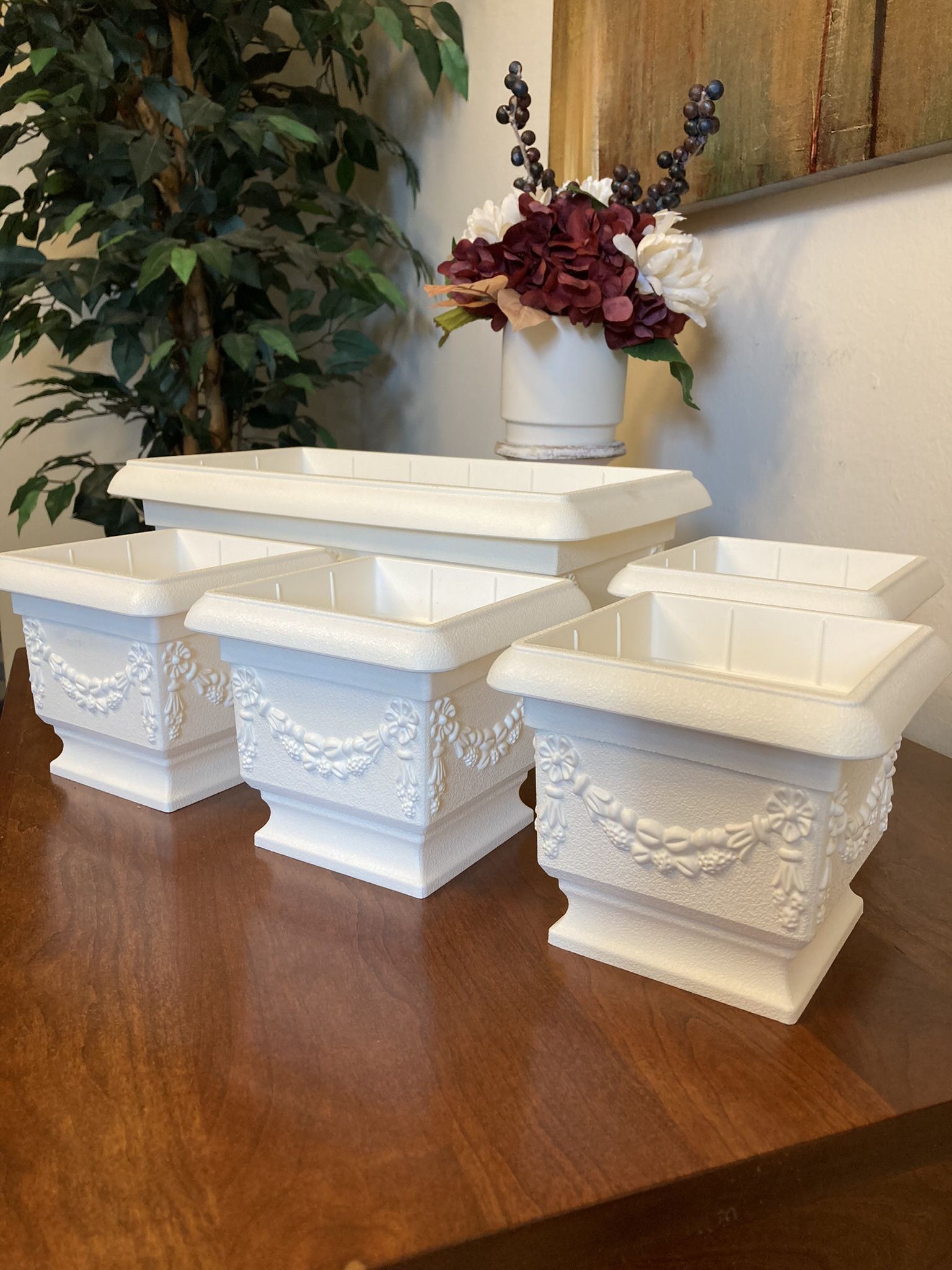 Planters Vases White Baroque Footed Plastic Planters Pots Vases (Set of 5)