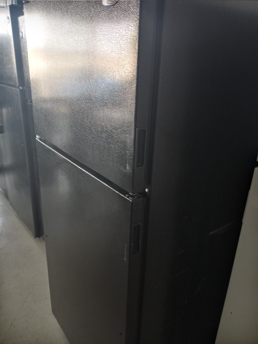 Black Amana fridge!! Just like new!!
