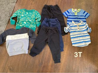 4 Bundles of Boys clothes… Read Description