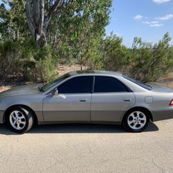 2000 Lexus ES 300