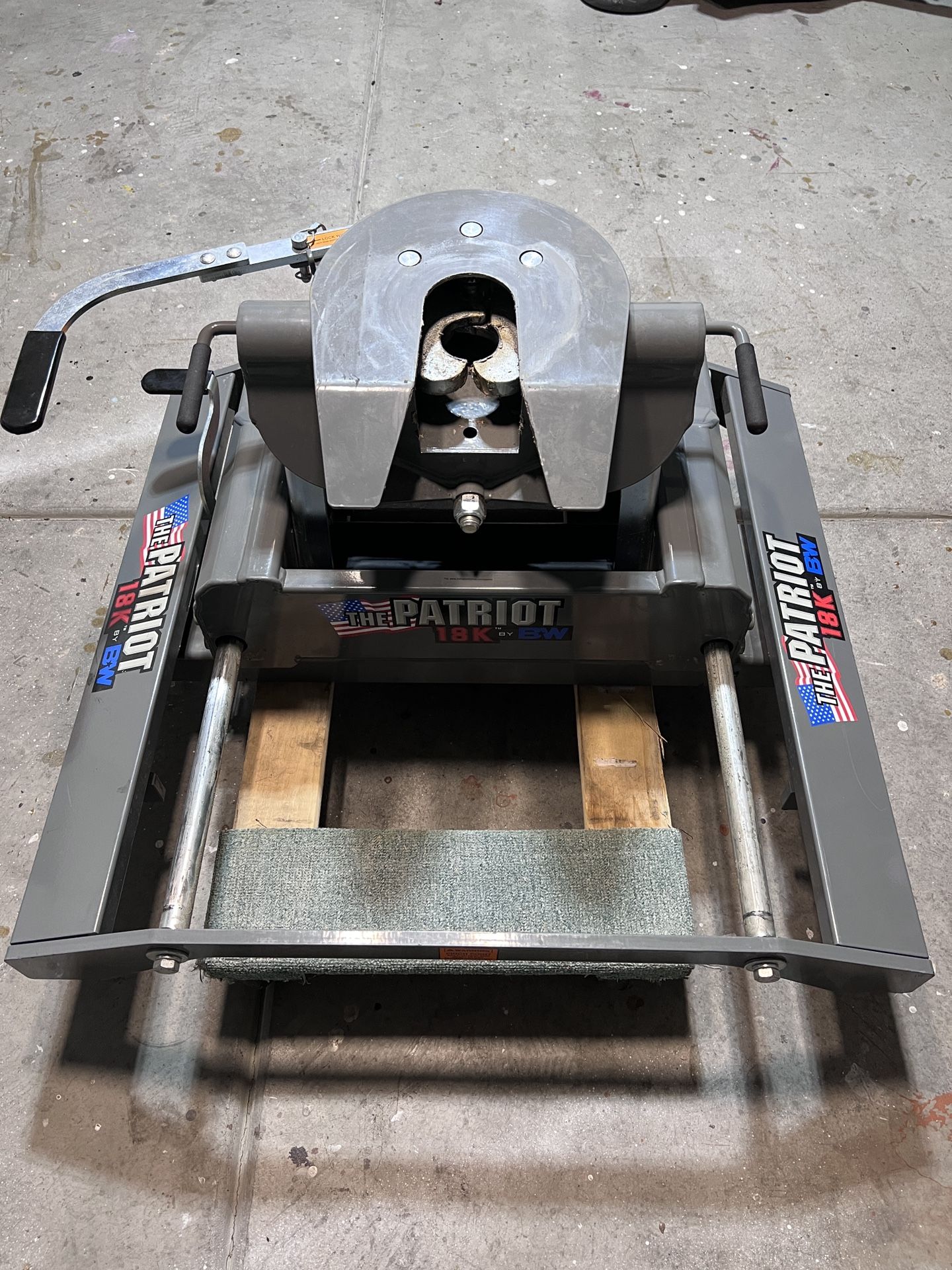 **B&W Manual Slider 5th Wheel Hitch 18k Lbs Tow Capacity for Sale in Brentwood, CA OfferUp