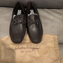 Salvatore ferregamo men size 9 brown loafers