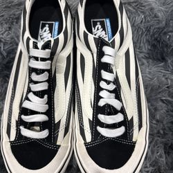 Men's Vans, size 9.5