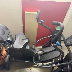 TEETER FreeStep LT7 Recumbent Cross Trainer- Elliptical