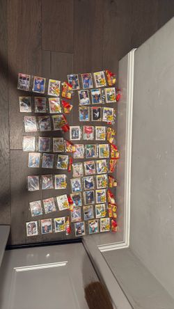 Vintage 1980s Topps Baseball Card Repack Lot – 18 Packs estate sale