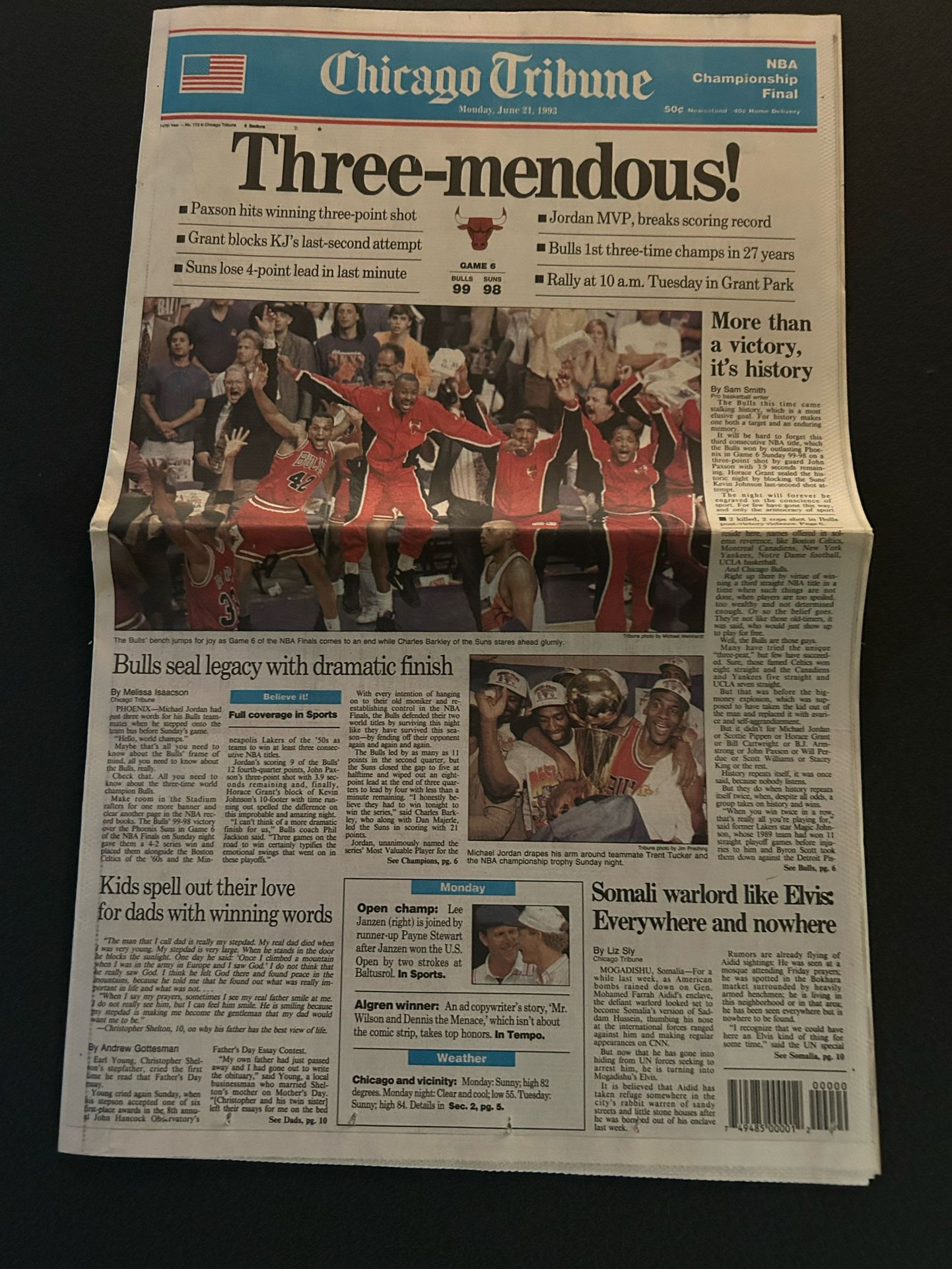 Chicago Tribune Chicago Bulls 3-Peat Newspaper