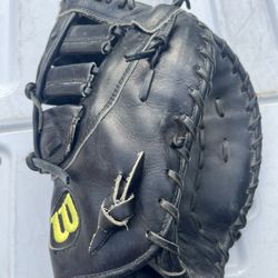 Wilson A2000 Firstbase Glove