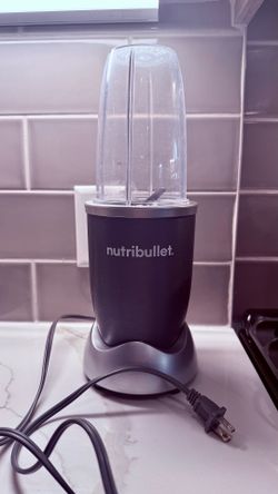 Nutribullet with 2 cups
