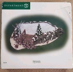 Dept 56 Craggy Cliff Platform 52794 Village Accessories Christmas Vintage 1999