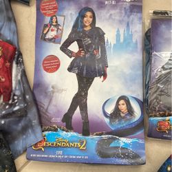 Disney Descendants 2 Costume With Wig Size Medium