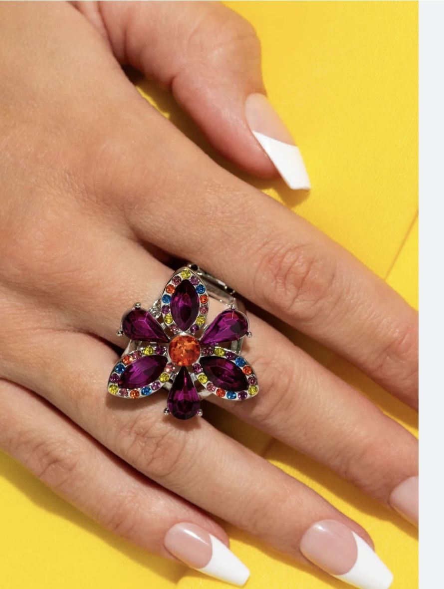 Purple flower stretchy back ring
