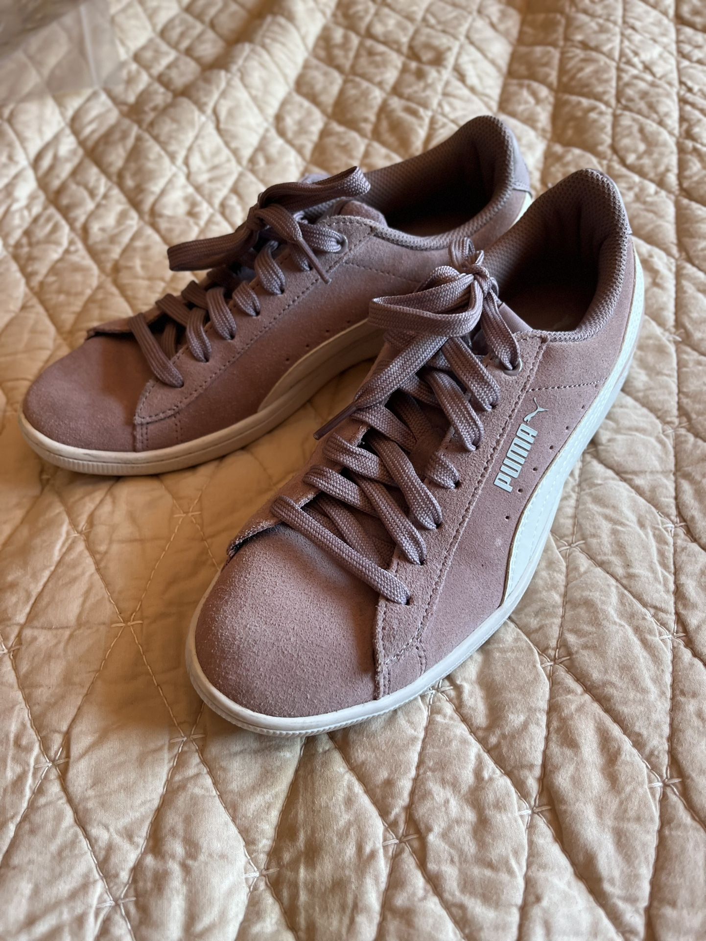 Women’s Puma Size 7.5