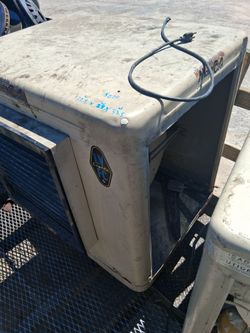 Running & Rolling Evaporative Swamp Cooler 33.5Lx28Wx33.5H Read Description