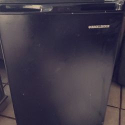 Black And Decker Mini Fridge 