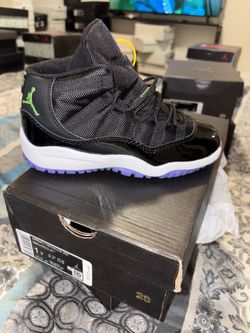 Jordan 11s Black/White/Green