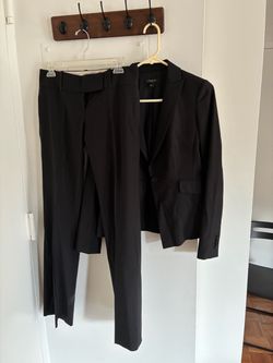 Anne Taylor - Women's Pants Suit (size 0)