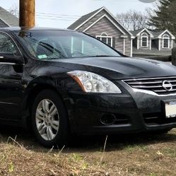 Parting Out 2010 Nissan Altima