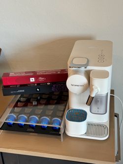 Nespresso Lattissima Espresso Machine Bundle – Like New!