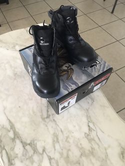 Botas punta de fierro 9.5