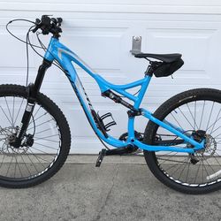 Specialized Stump Jumper Mountain Bike