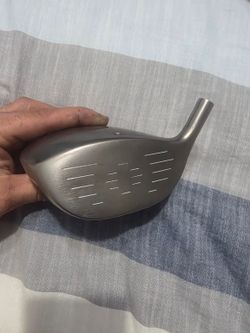 TaylorMade R540 XD 10.5 RH Driver Head Only