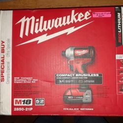 Milwaukee M18 Brushless Impact Driver Kit With Battery Charger And Carry Bag