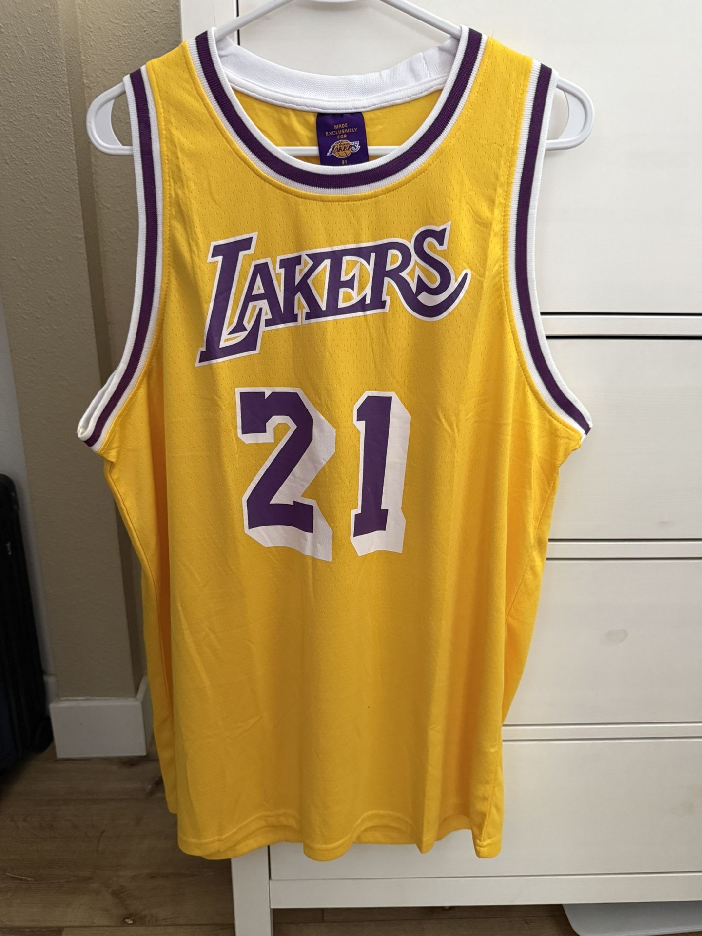 Lakers Cooper Retirement Jersey